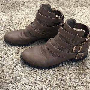 Pink and Pepper booties